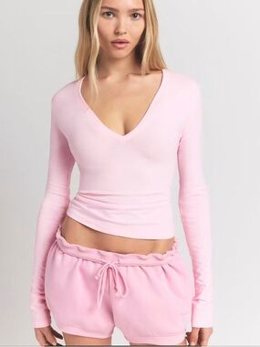 NWT SKIMS deep low plunge tee top shirt new pink long sleeved